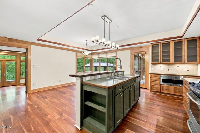 2219 Ridgewood Road, Chapel Hill, NC 27516
