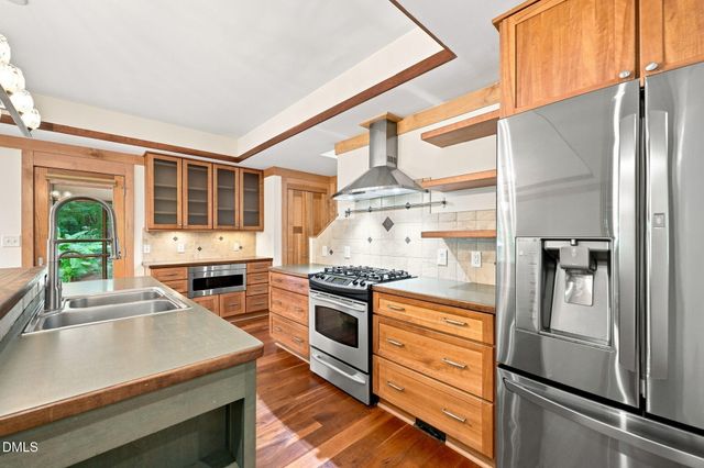 2219 Ridgewood Road, Chapel Hill, NC 27516