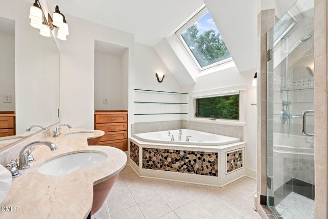 2219 Ridgewood Road, Chapel Hill, NC 27516