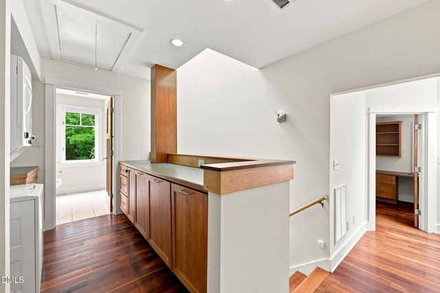 2219 Ridgewood Road, Chapel Hill, NC 27516