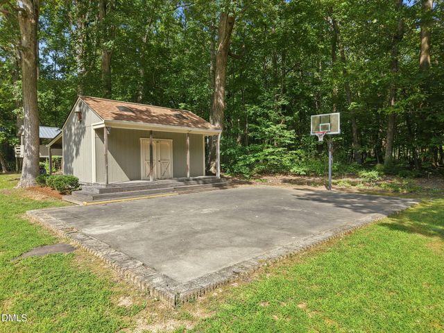 2219 Ridgewood Road, Chapel Hill, NC 27516