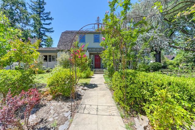 2045 Forrest St, Sacramento, CA 95815