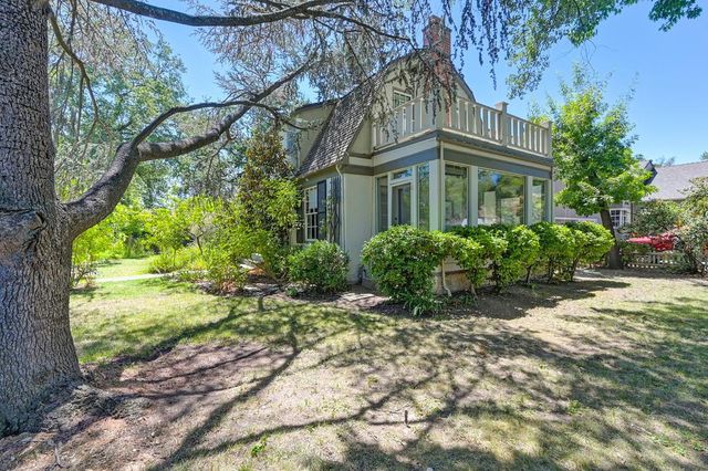 2045 Forrest St, Sacramento, CA 95815