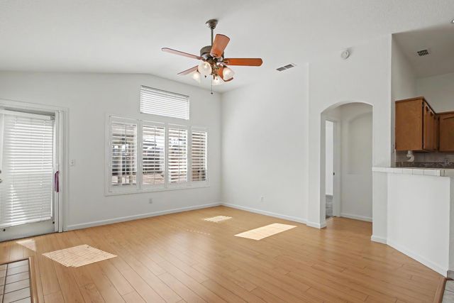 10115 Hampton Oak Dr, Elk Grove, CA 95624