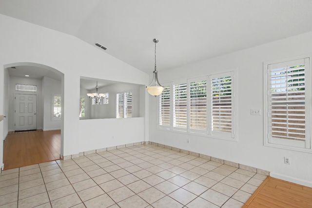 10115 Hampton Oak Dr, Elk Grove, CA 95624