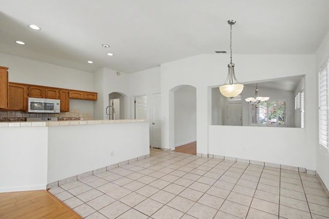10115 Hampton Oak Dr, Elk Grove, CA 95624