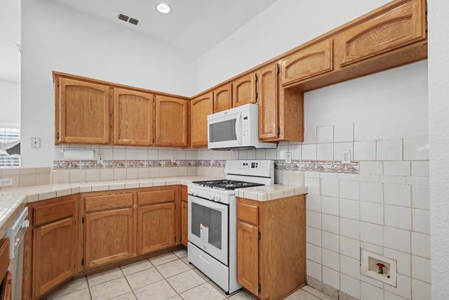 10115 Hampton Oak Dr, Elk Grove, CA 95624