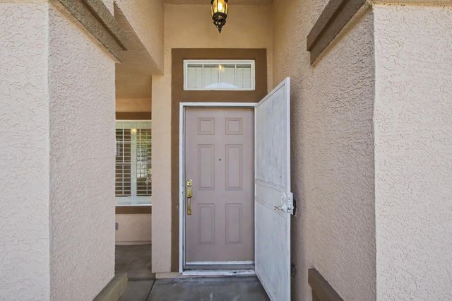 10115 Hampton Oak Dr, Elk Grove, CA 95624