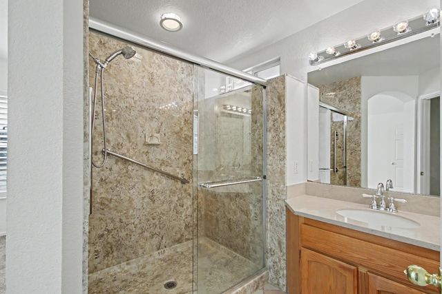 10115 Hampton Oak Dr, Elk Grove, CA 95624