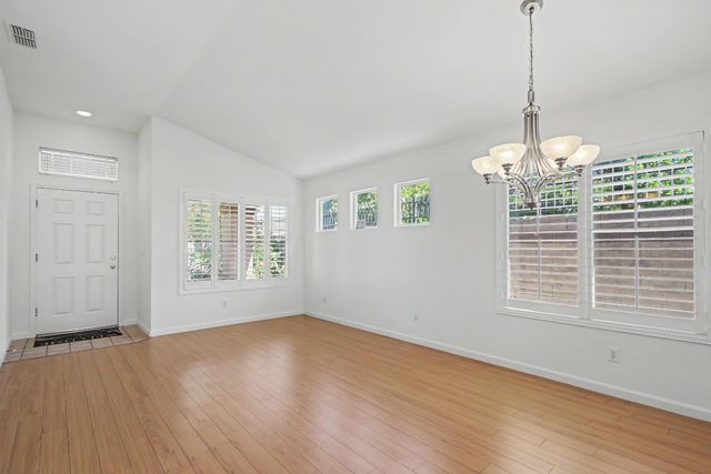 10115 Hampton Oak Dr, Elk Grove, CA 95624