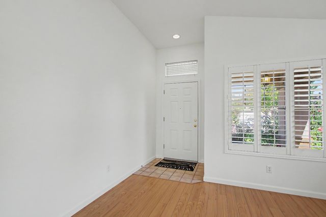 10115 Hampton Oak Dr, Elk Grove, CA 95624