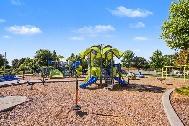 10115 Hampton Oak Dr, Elk Grove, CA 95624
