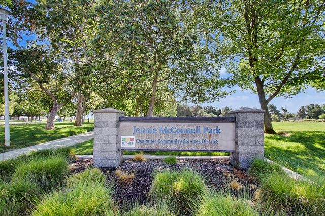 10115 Hampton Oak Dr, Elk Grove, CA 95624