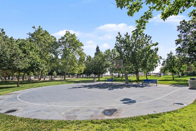 10115 Hampton Oak Dr, Elk Grove, CA 95624