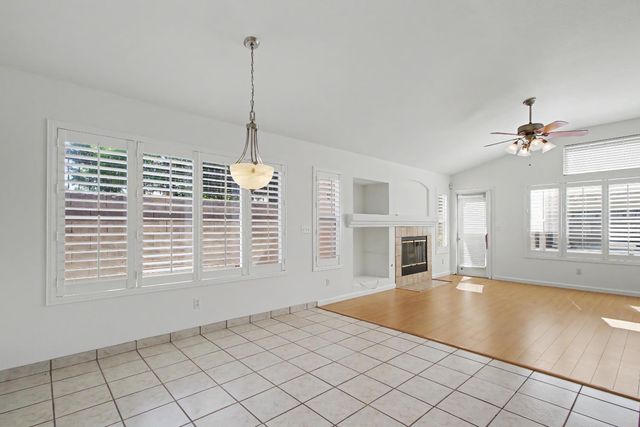 10115 Hampton Oak Dr, Elk Grove, CA 95624