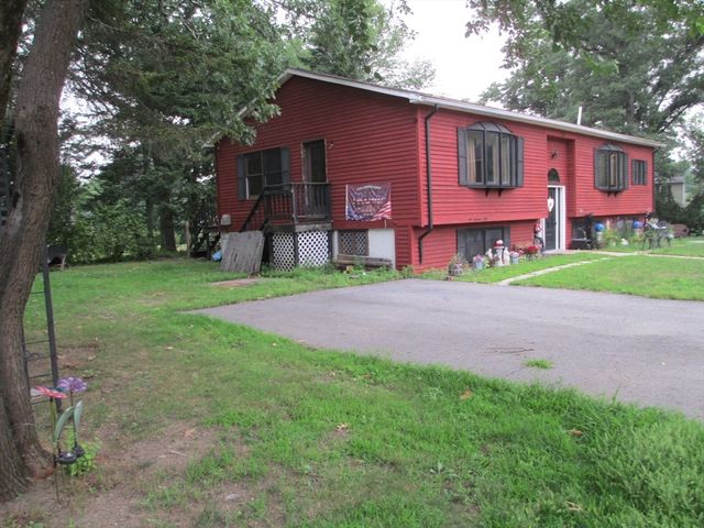 150 Carver St, Tewksbury, MA 01876