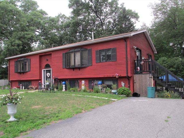 150 Carver St, Tewksbury, MA 01876