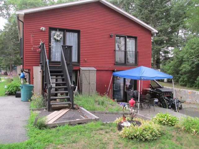 150 Carver St, Tewksbury, MA 01876