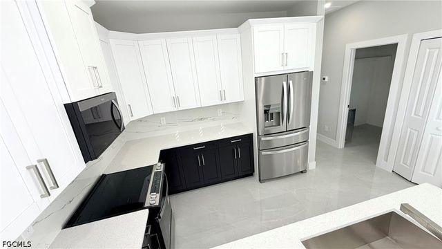 923 NE 17th TER, Cape Coral, FL 33909