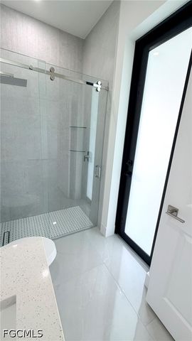 923 NE 17th TER, Cape Coral, FL 33909