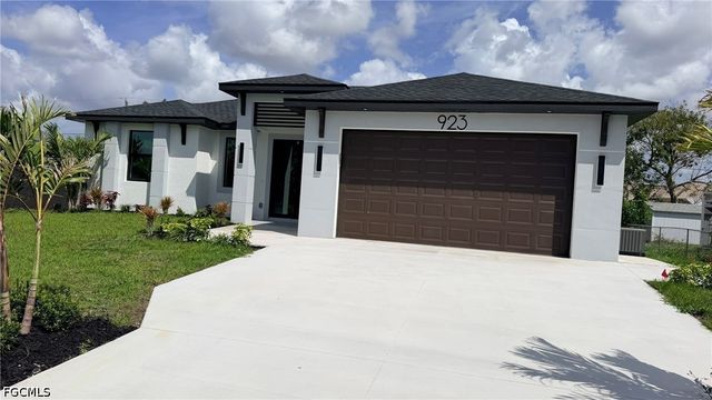 923 NE 17th TER, Cape Coral, FL 33909