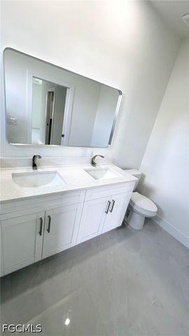 923 NE 17th TER, Cape Coral, FL 33909