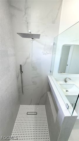 923 NE 17th TER, Cape Coral, FL 33909