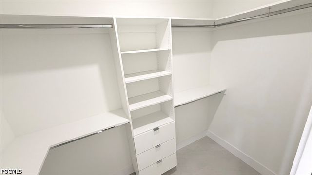 923 NE 17th TER, Cape Coral, FL 33909