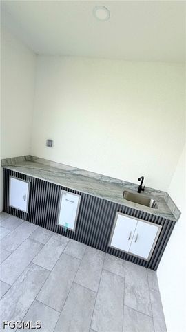 923 NE 17th TER, Cape Coral, FL 33909