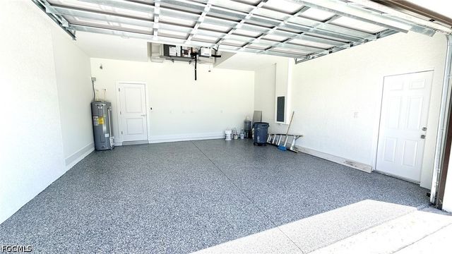 923 NE 17th TER, Cape Coral, FL 33909