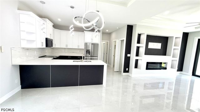 923 NE 17th TER, Cape Coral, FL 33909