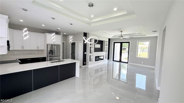 923 NE 17th TER, Cape Coral, FL 33909