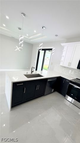 923 NE 17th TER, Cape Coral, FL 33909