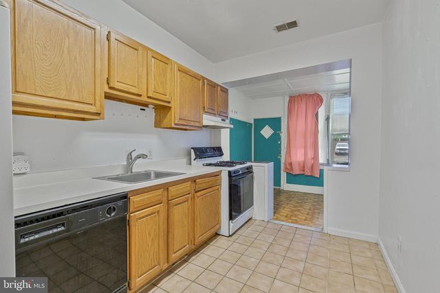 1303 KENNEDY ST NW, Washington, DC 20011