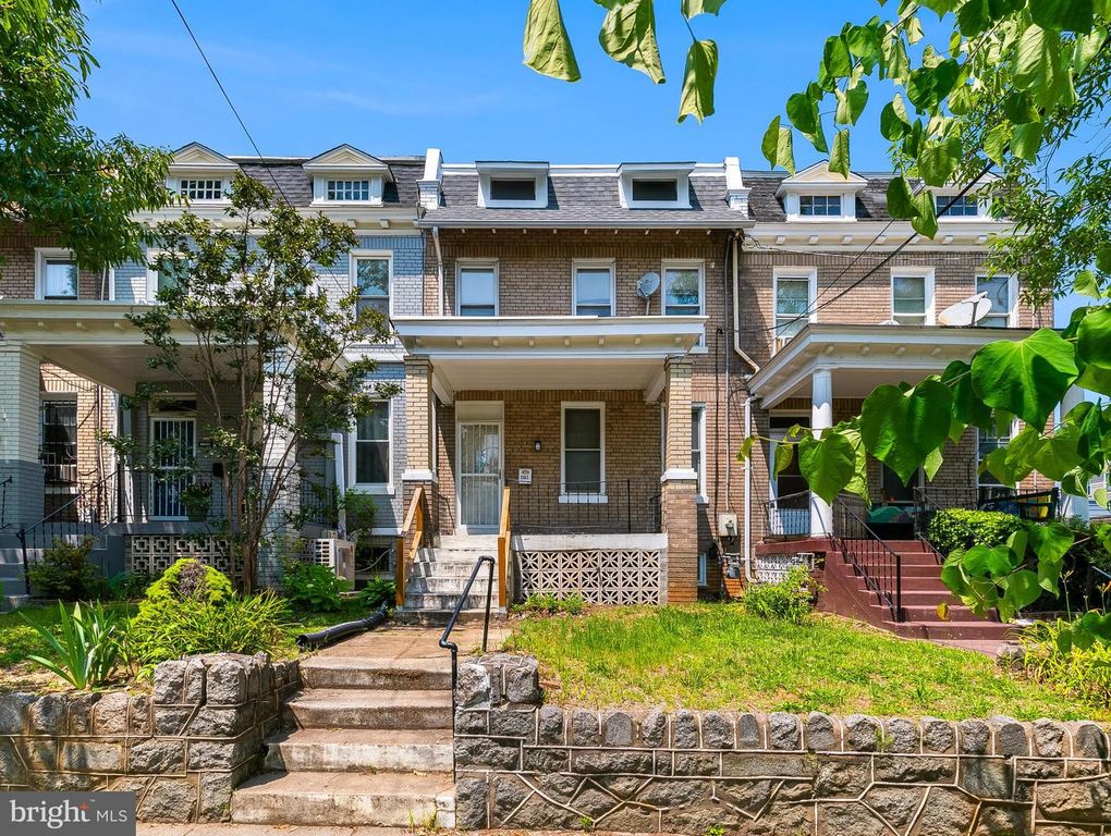 1303 KENNEDY ST NW, Washington, DC 20011