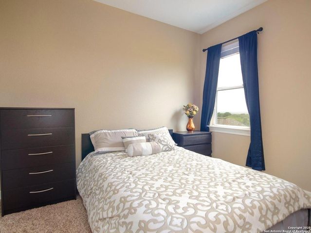 280 Sittre Dr, Castroville, TX 78009
