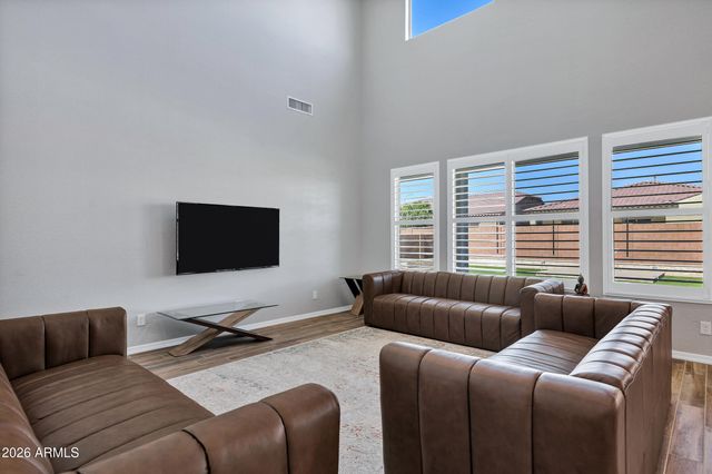 10834 E THUNDERBOLT Avenue, Mesa, AZ 85212