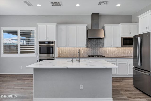 10834 E THUNDERBOLT Avenue, Mesa, AZ 85212