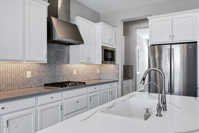 10834 E THUNDERBOLT Avenue, Mesa, AZ 85212