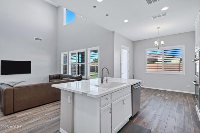 10834 E THUNDERBOLT Avenue, Mesa, AZ 85212