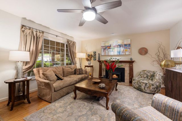 3037 Bertis Dr, Sacramento, CA 95821