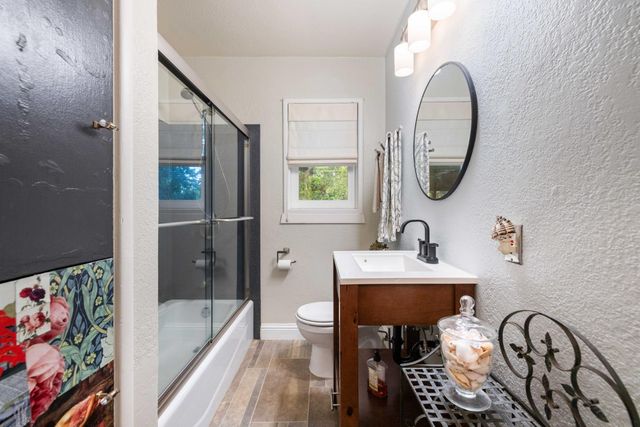 3037 Bertis Dr, Sacramento, CA 95821