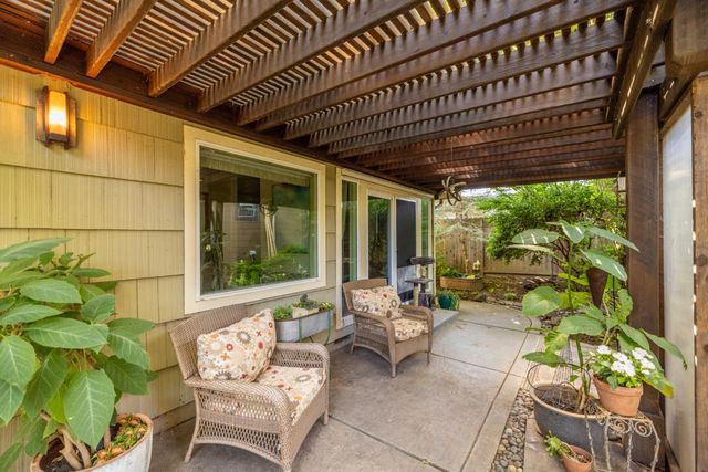 3037 Bertis Dr, Sacramento, CA 95821