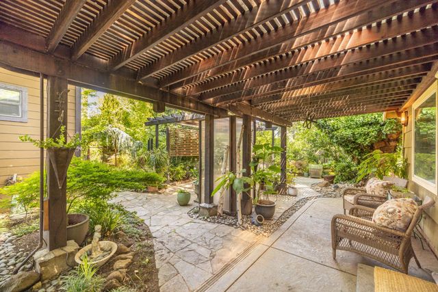 3037 Bertis Dr, Sacramento, CA 95821