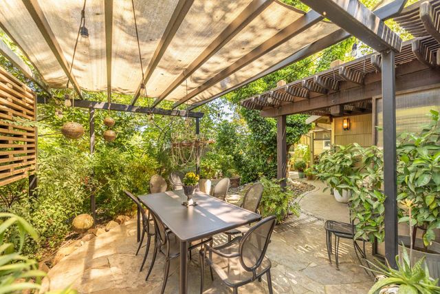 3037 Bertis Dr, Sacramento, CA 95821