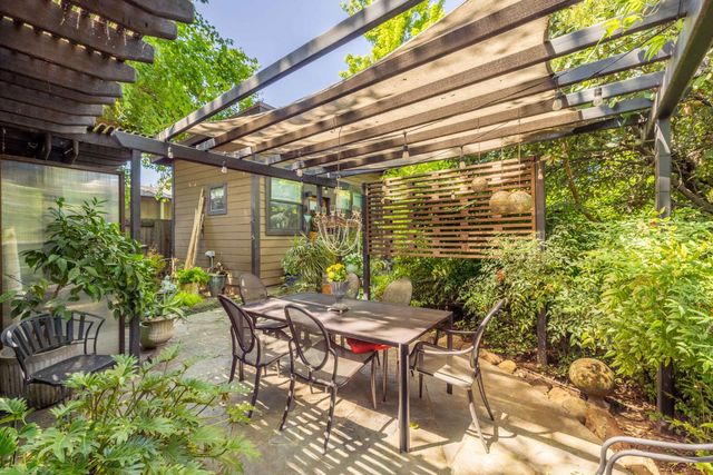 3037 Bertis Dr, Sacramento, CA 95821