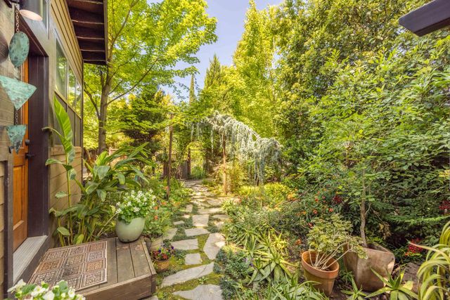 3037 Bertis Dr, Sacramento, CA 95821