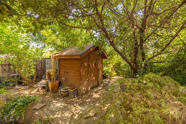 3037 Bertis Dr, Sacramento, CA 95821