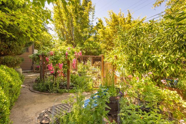 3037 Bertis Dr, Sacramento, CA 95821