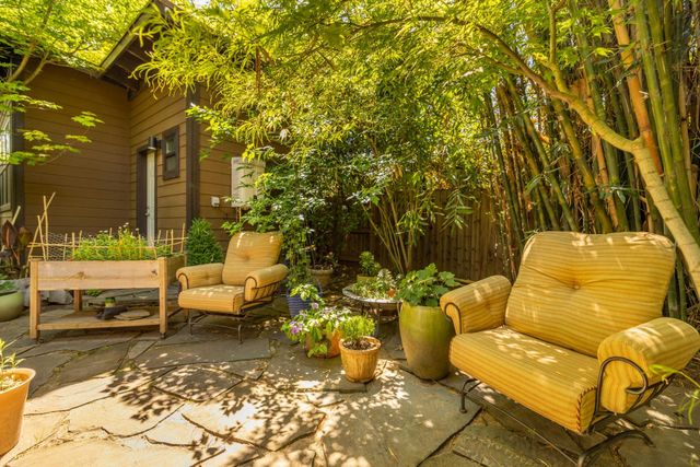 3037 Bertis Dr, Sacramento, CA 95821